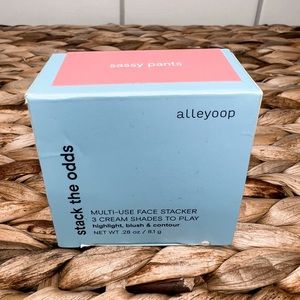 ALLEYOOP
STACK THE ODDS - CREAM HIGHLIGHT, BLUSH & CONTOUR. NEW